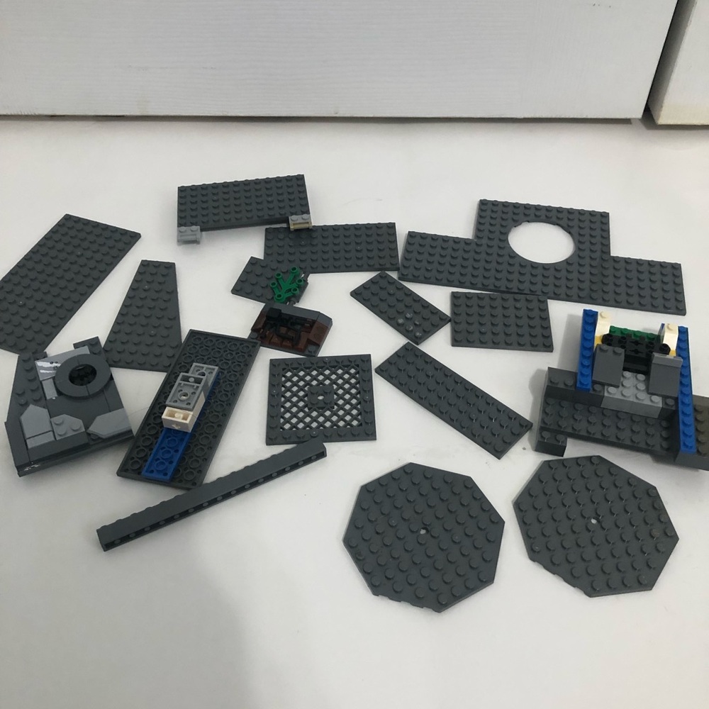 Lego mixed pieces lot 8.9‎ ounces of Lego bricks random grey bases sku 8